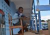 Liberia : Privés de cours par Ebola, des enfants hantent leurs écoles désertées. Liberia : Privés de cours par Ebola, des enfants hantent leurs écoles désertées.
